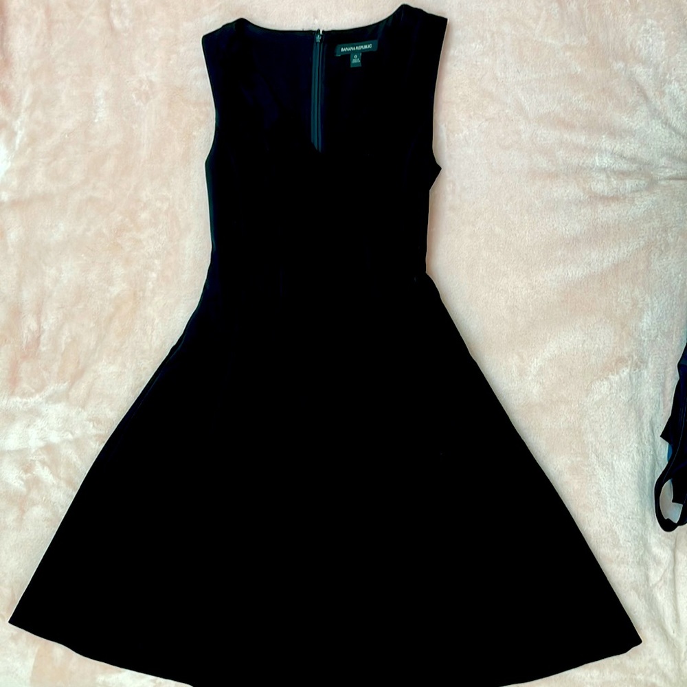Fit and flare dress with pockets!